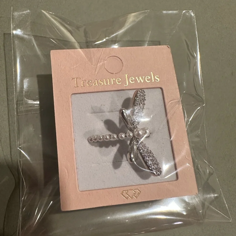 Silver and Pear Drangonfly Ring with Crystal Embellishments